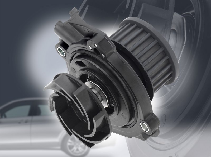 Engine temperatures under control with Grivory HT