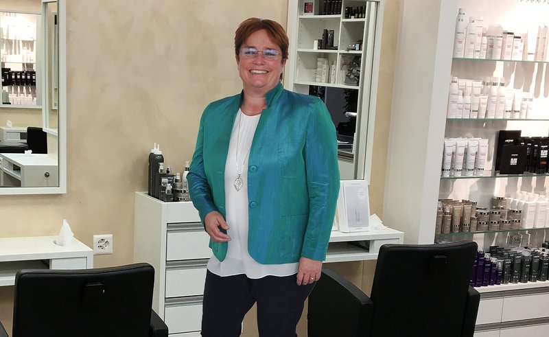 Reissende Nachfrage der Coiffeure: Bestellungen von über 150'000 Gesichtsmasken am ersten Tag!