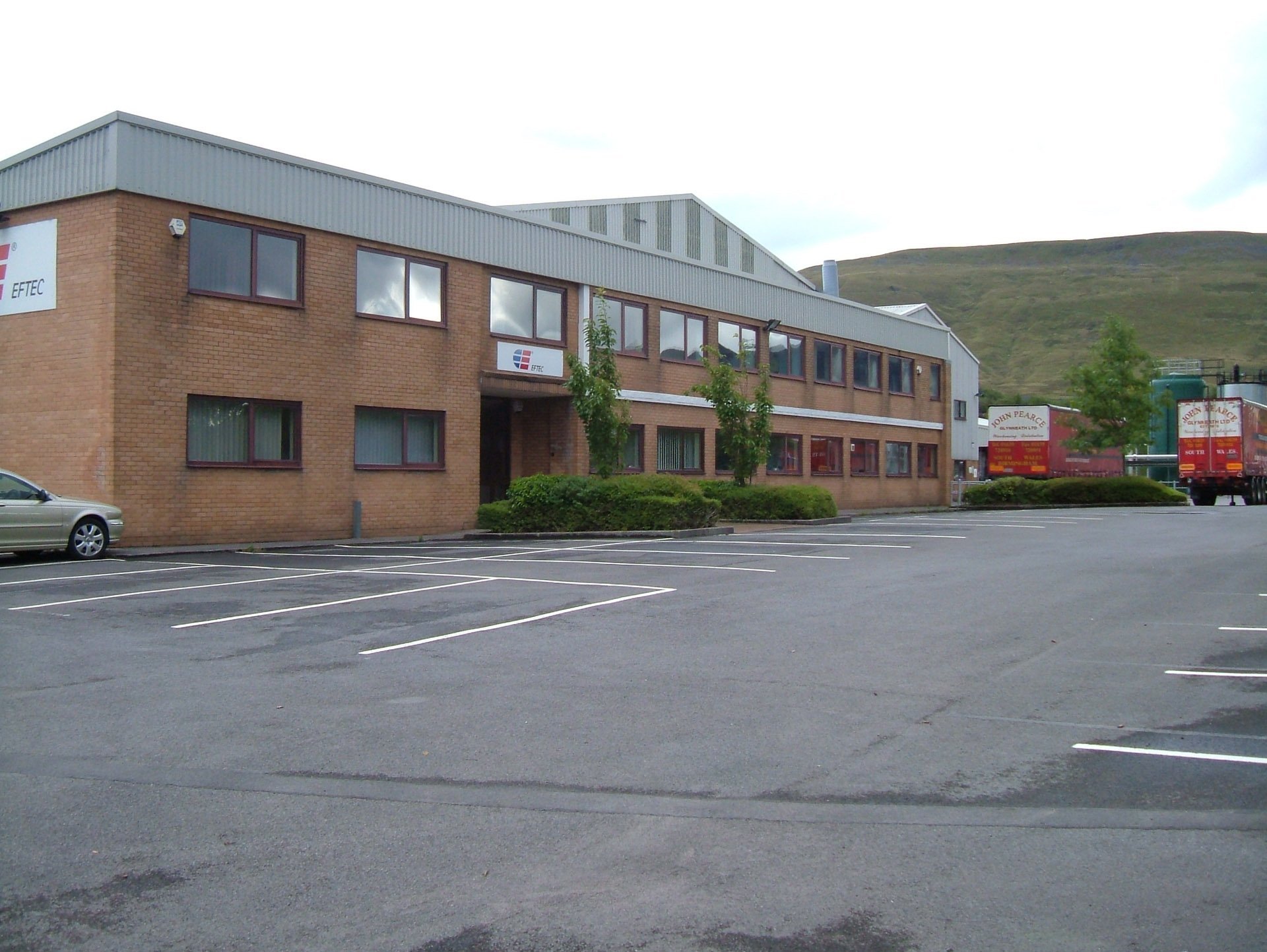 csm_Werkplaetze-Weltweit-Grossbritannien-Glamorgan_bd2f7e6ef5.jpg